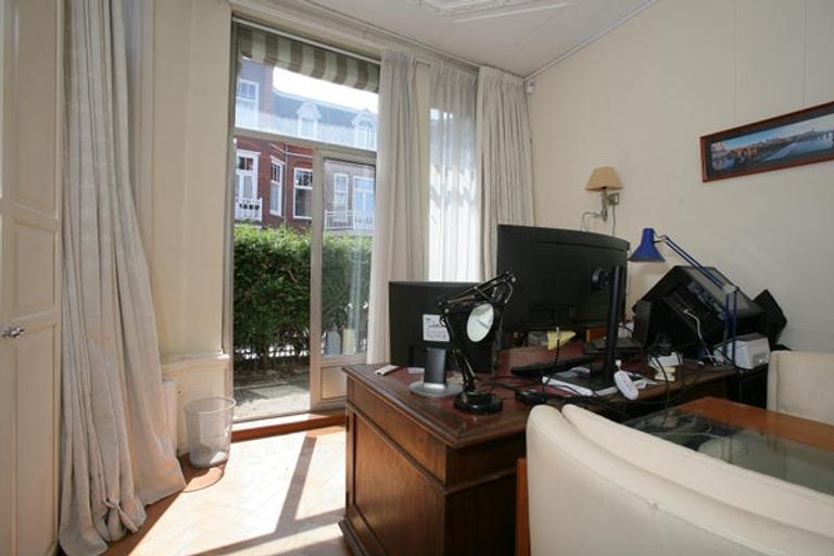 Furnished Apartment with Garden in Duinoord - Image 9