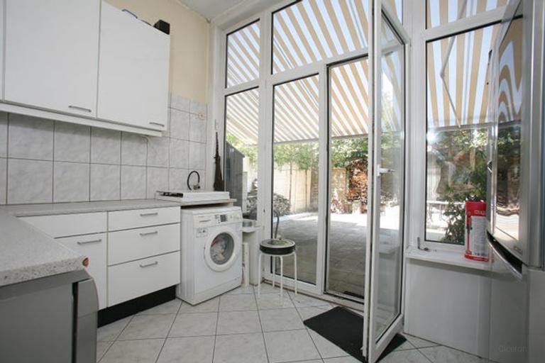 Furnished Apartment with Garden in Duinoord - Image 16