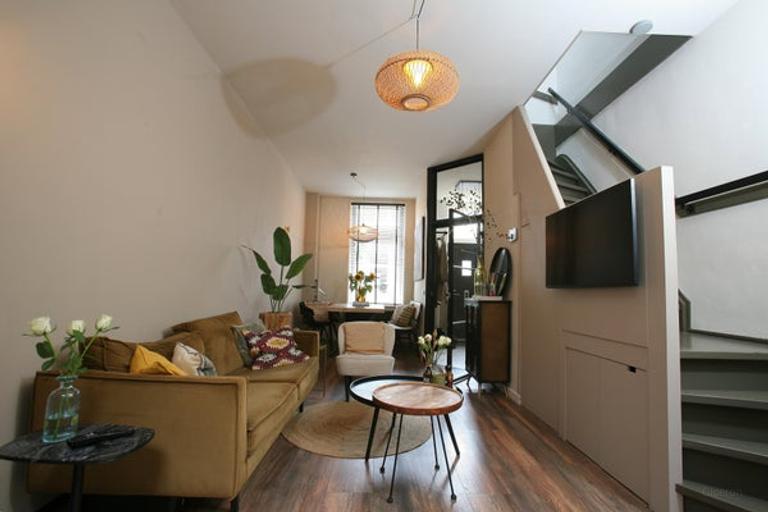 Furnished 2-bedroom apartment with balcony - Image 5