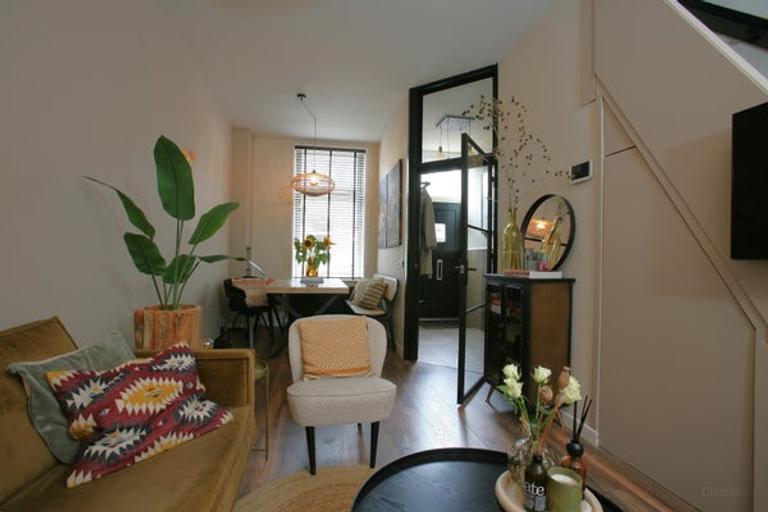 Furnished 2-bedroom apartment with balcony - Image 6