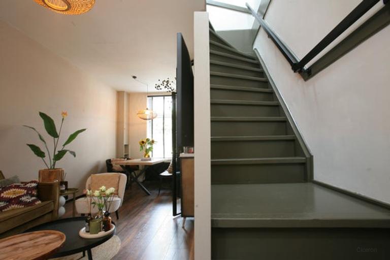 Furnished 2-bedroom apartment with balcony - Image 16
