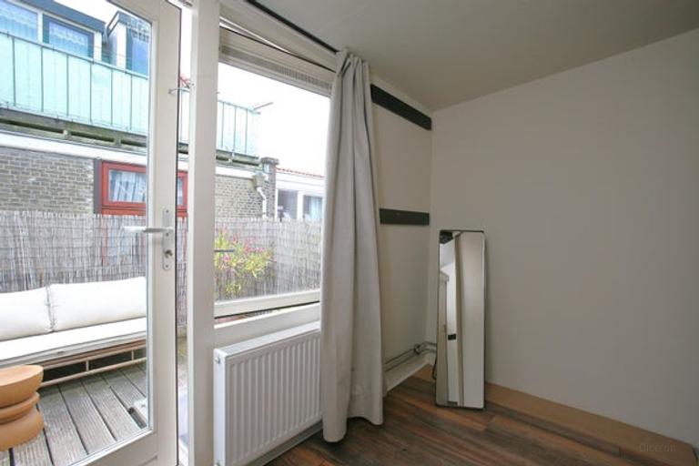 Furnished 2-bedroom apartment with balcony - Image 20