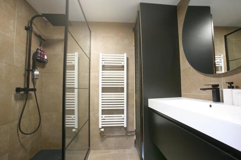 Furnished 2-bedroom apartment with balcony - Image 22