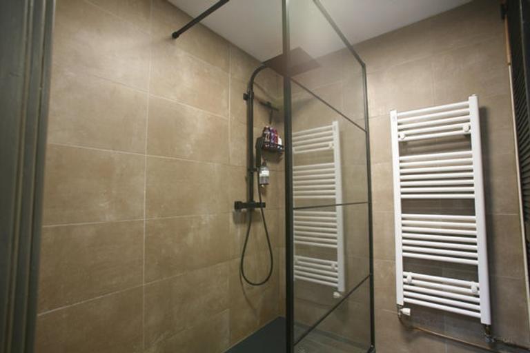 Furnished 2-bedroom apartment with balcony - Image 23