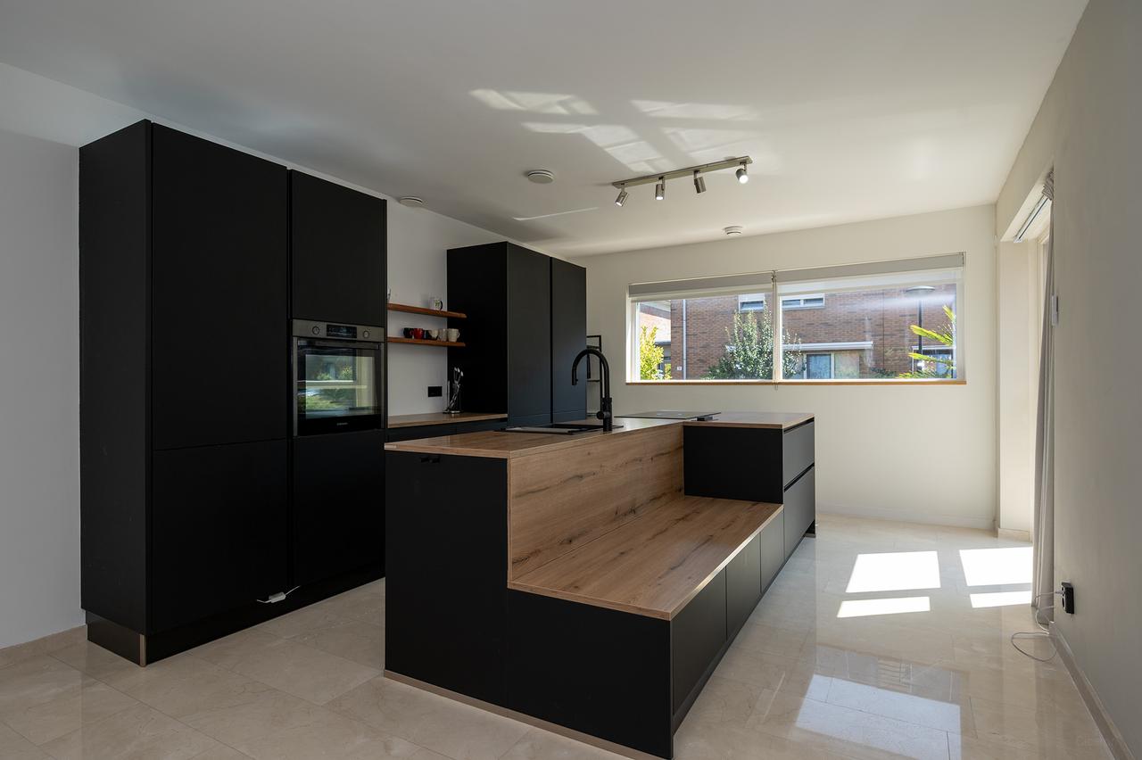 Waterfront Home with Garden in Almere - Image 3