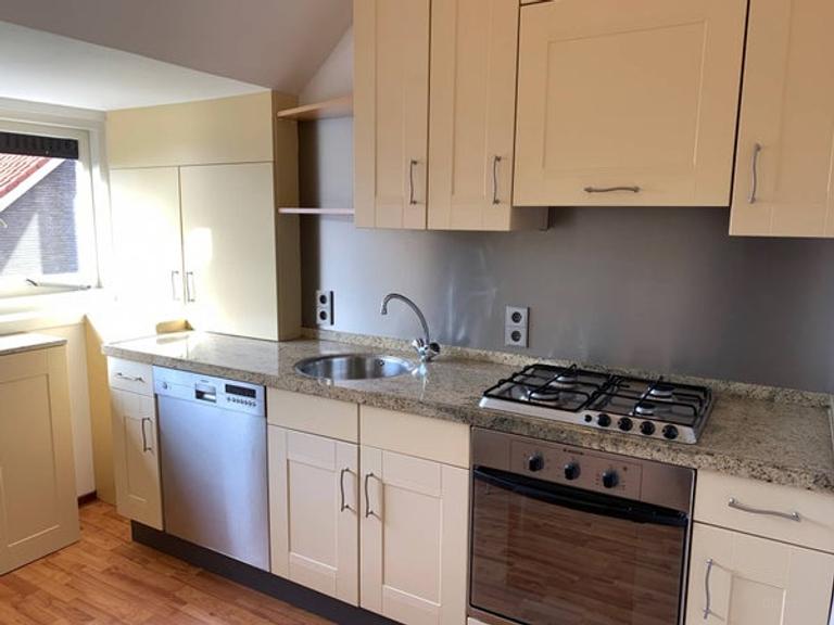 Furnished Apartment Near Beach and Park - Image 4
