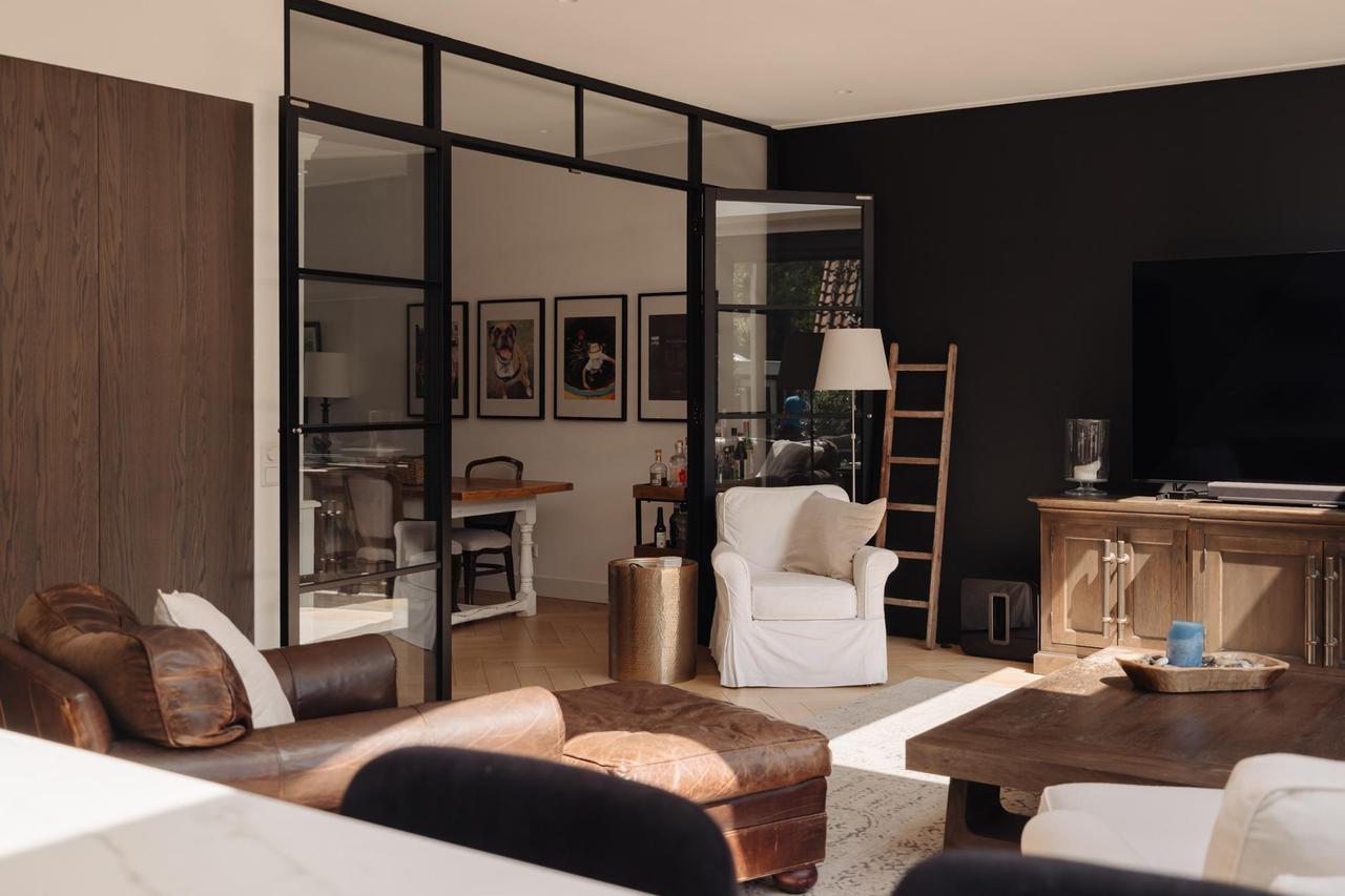 260 m² Corner House with Guesthouse - Image 7
