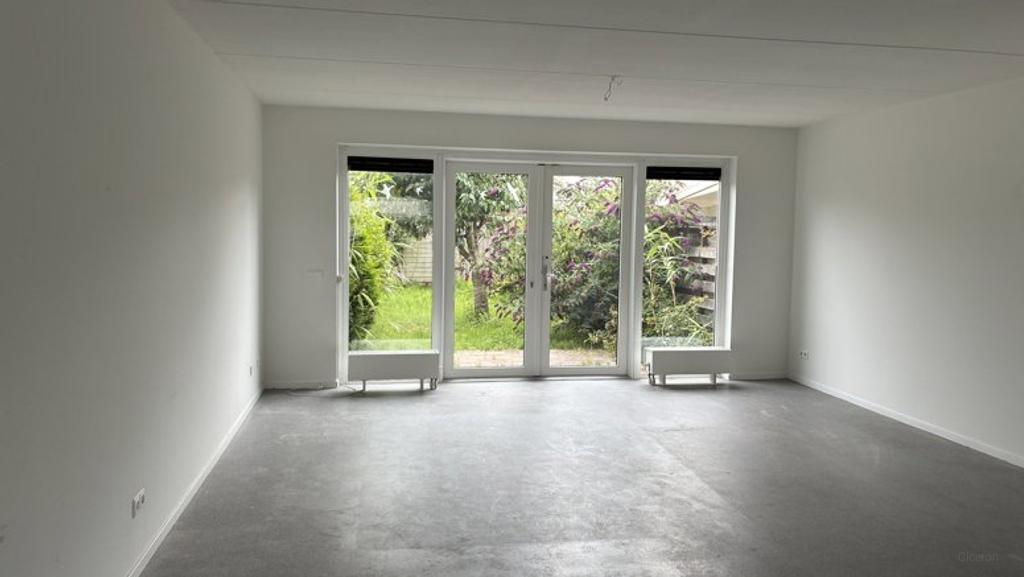 Terraced House with Garden in Eilandenbuurt - Image 1