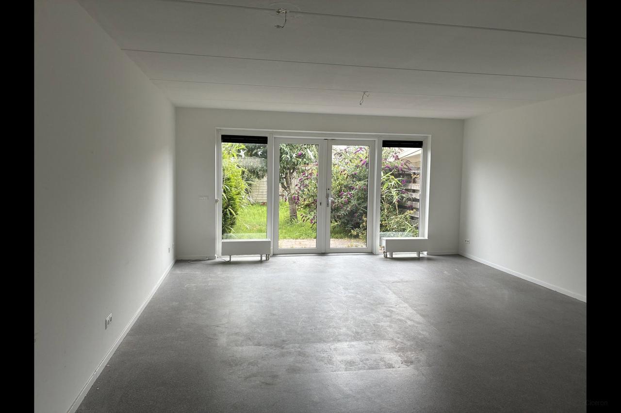 Terraced House with Garden in Eilandenbuurt - Image 12