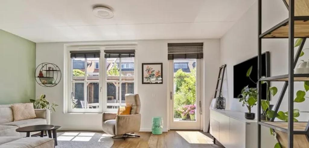 Huis aan het water met 4 slaapkamers - Afbeelding 2