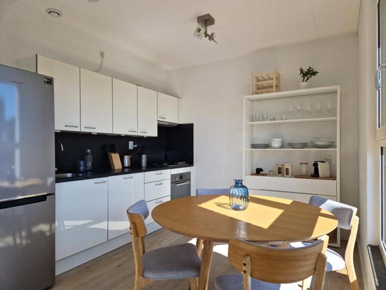 Gemeubileerd 2-kamerappartement met lift - Afbeelding 3