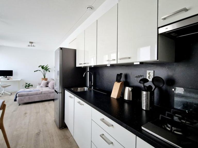 Gemeubileerd 2-kamerappartement met lift - Afbeelding 5