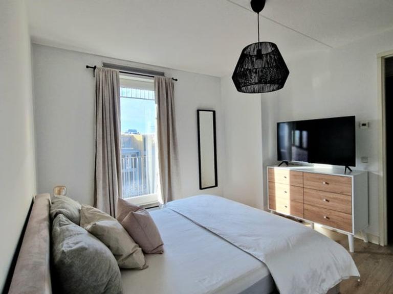 Gemeubileerd 2-kamerappartement met lift - Afbeelding 9