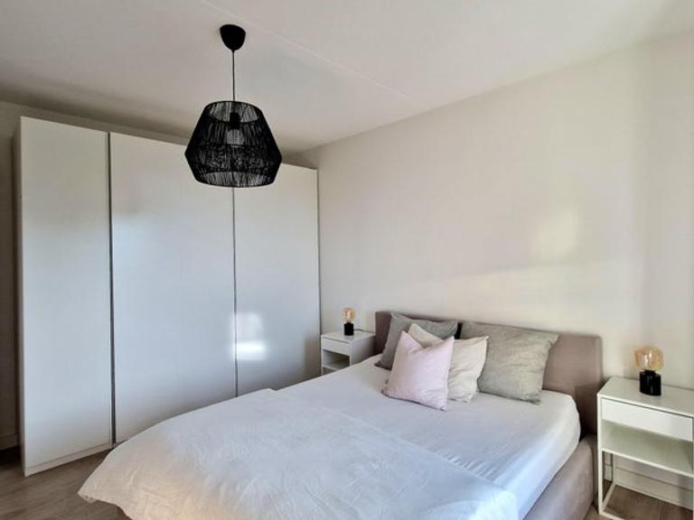 Gemeubileerd 2-kamerappartement met lift - Afbeelding 10