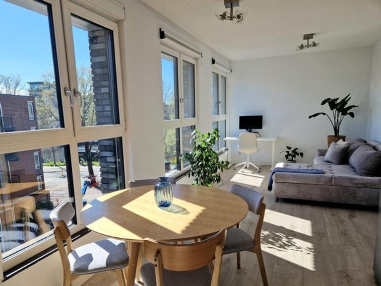 Gemeubileerd 2-kamerappartement met lift - Afbeelding 20