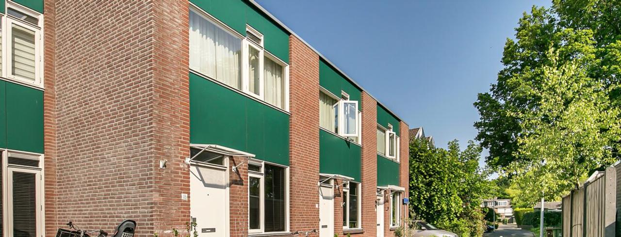 Hoekwoning met tuin en zonnepanelen in Ede - Afbeelding 1