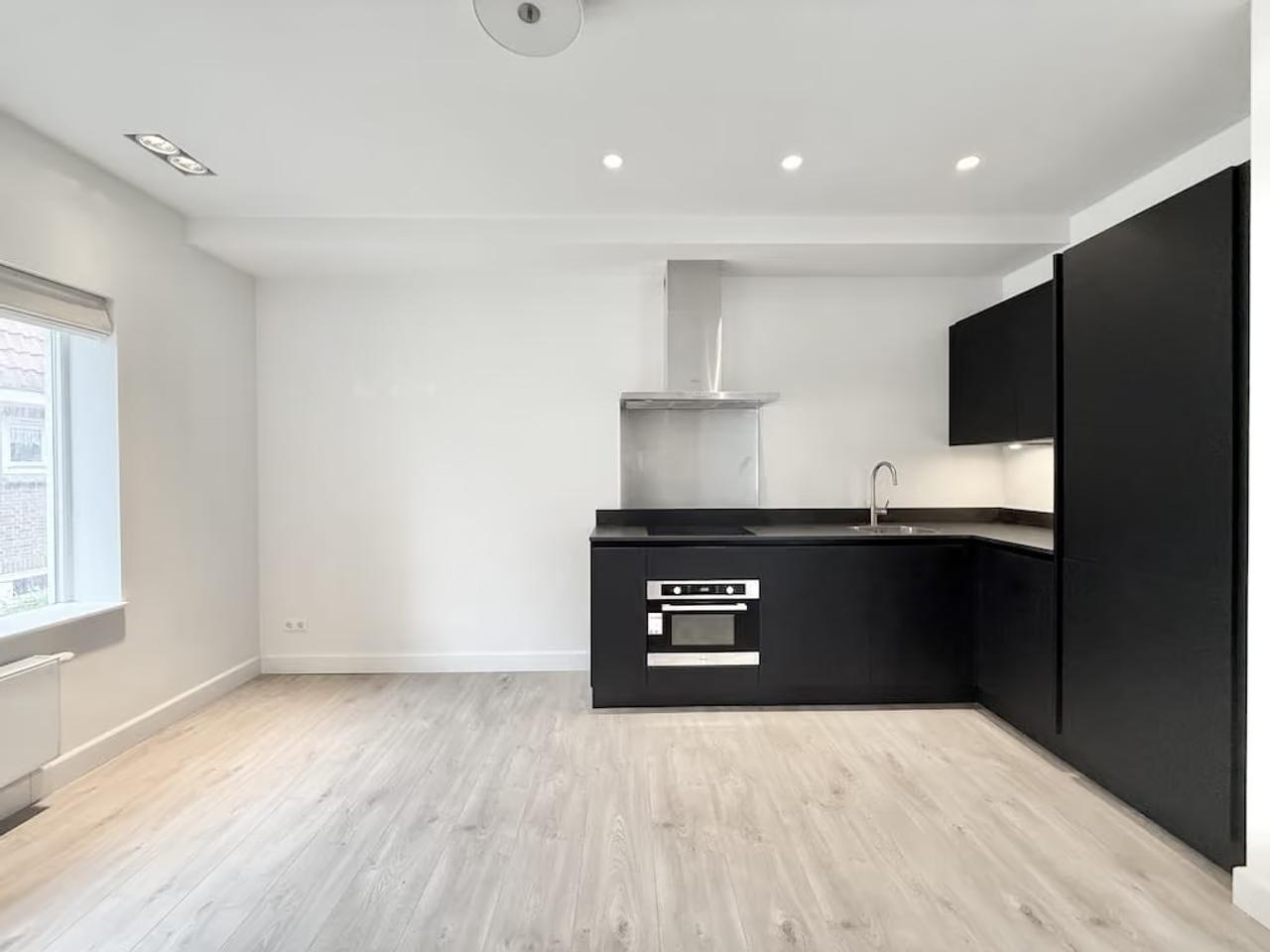 2-kamerappartement met terras in De Baarsjes - Afbeelding 2