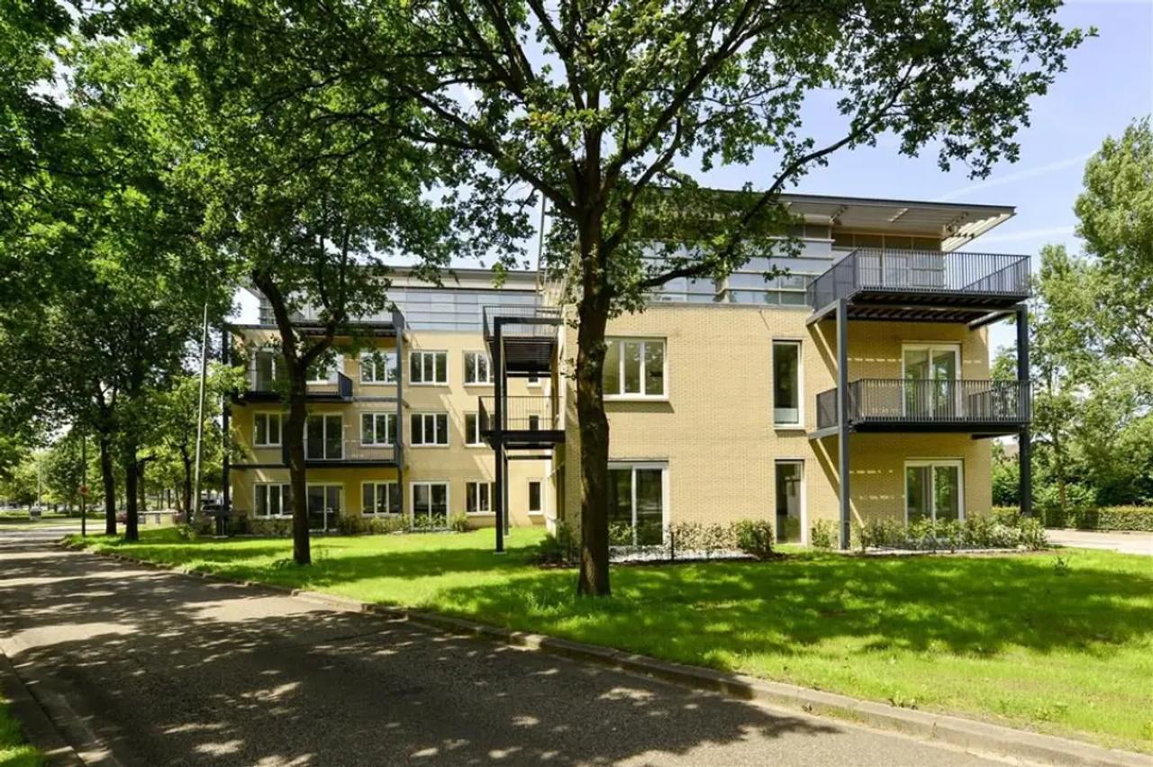 3-kamerappartement met terras in Huizen - Afbeelding 1