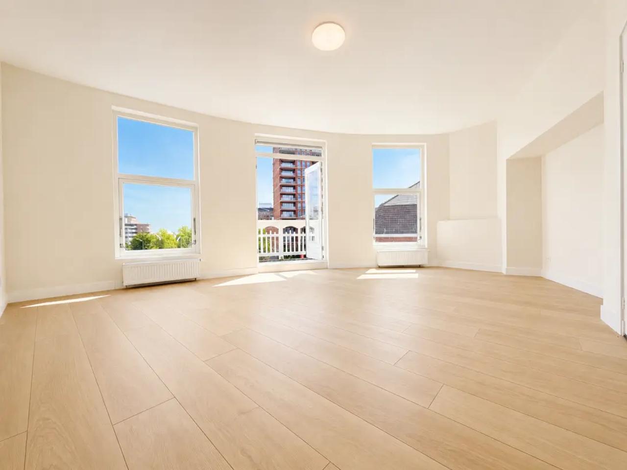 81 m² Apartment with Balcony on Zeeheldenkwartier Edge - Image 1