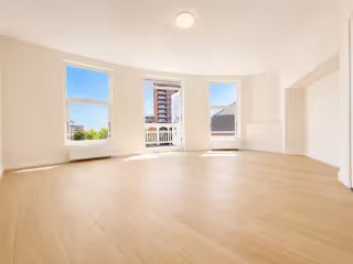 81 m² Apartment with Balcony on Zeeheldenkwartier Edge