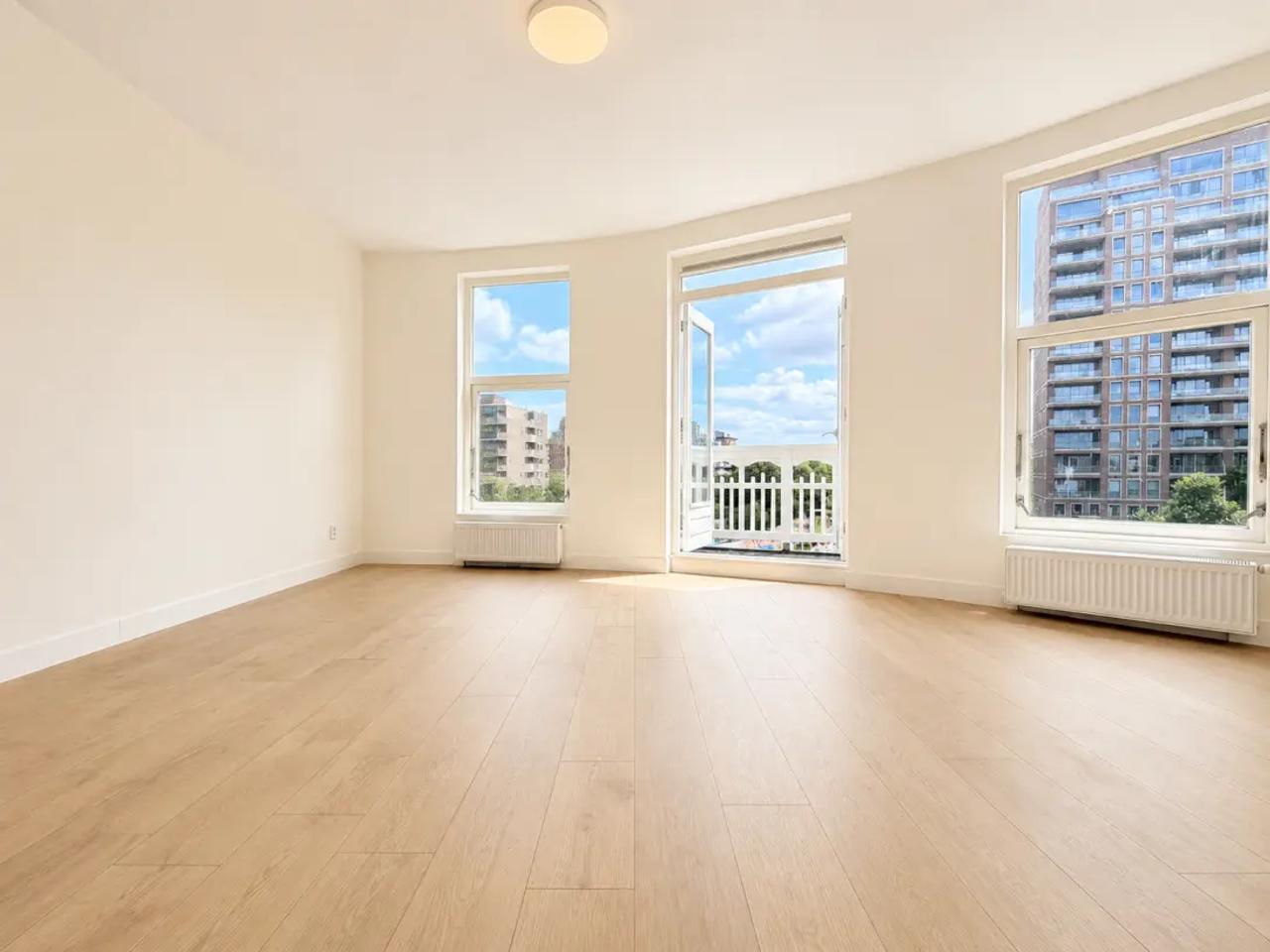 81 m² Apartment with Balcony on Zeeheldenkwartier Edge - Image 2