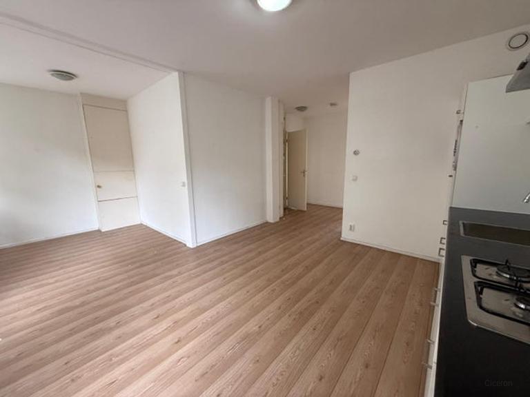2-slaapkamerappartement met balkon in West - Afbeelding 4