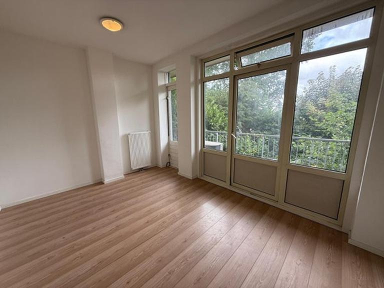 2-slaapkamerappartement met balkon in West - Afbeelding 6