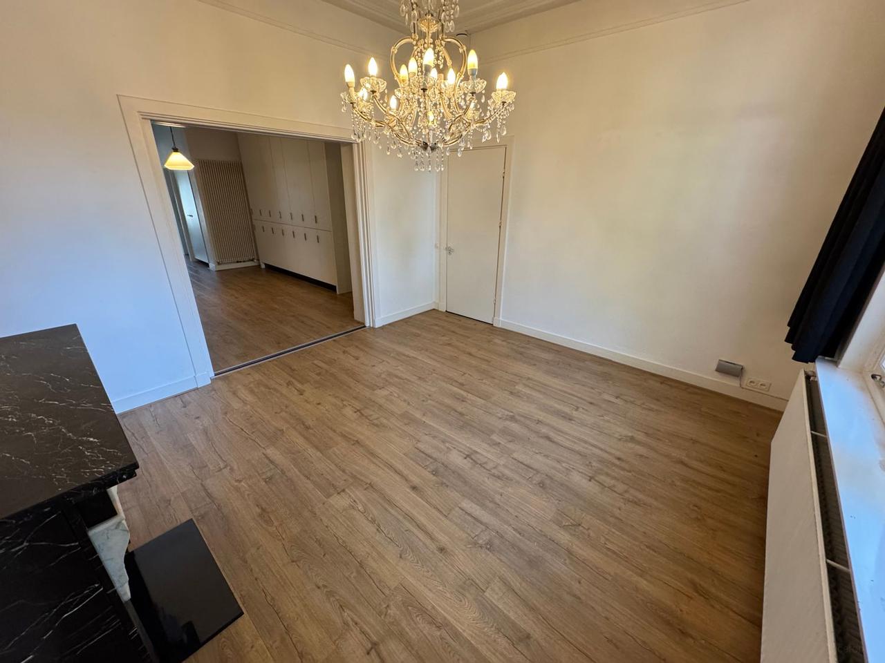 Ground Floor Apartment with Garden - Image 4