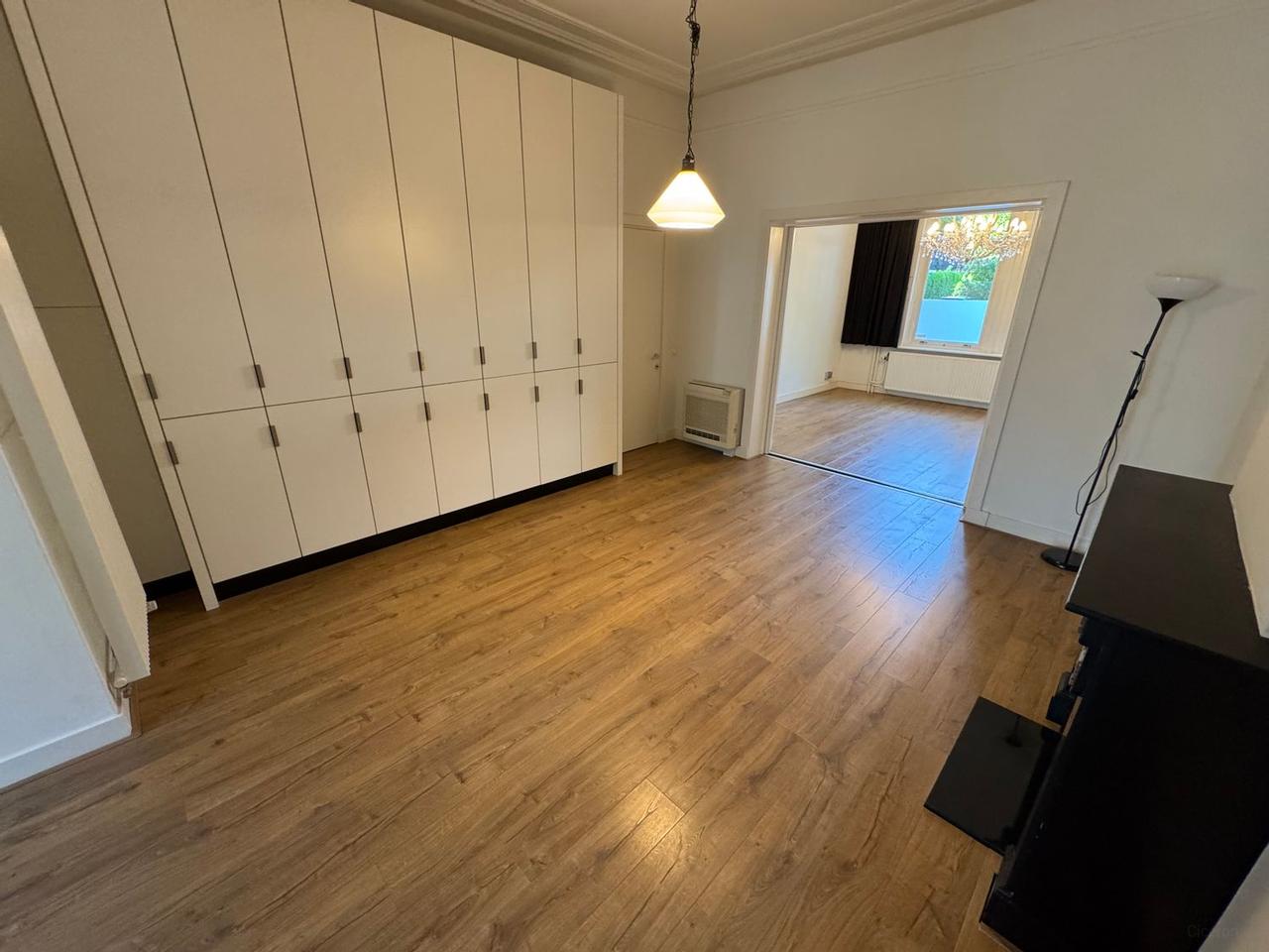Ground Floor Apartment with Garden - Image 6