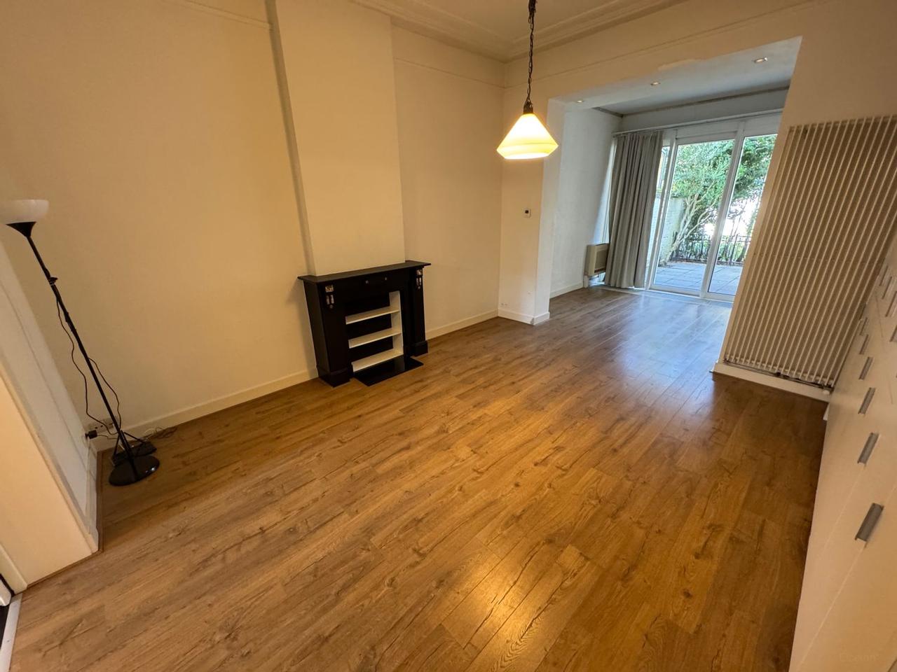 Ground Floor Apartment with Garden - Image 9