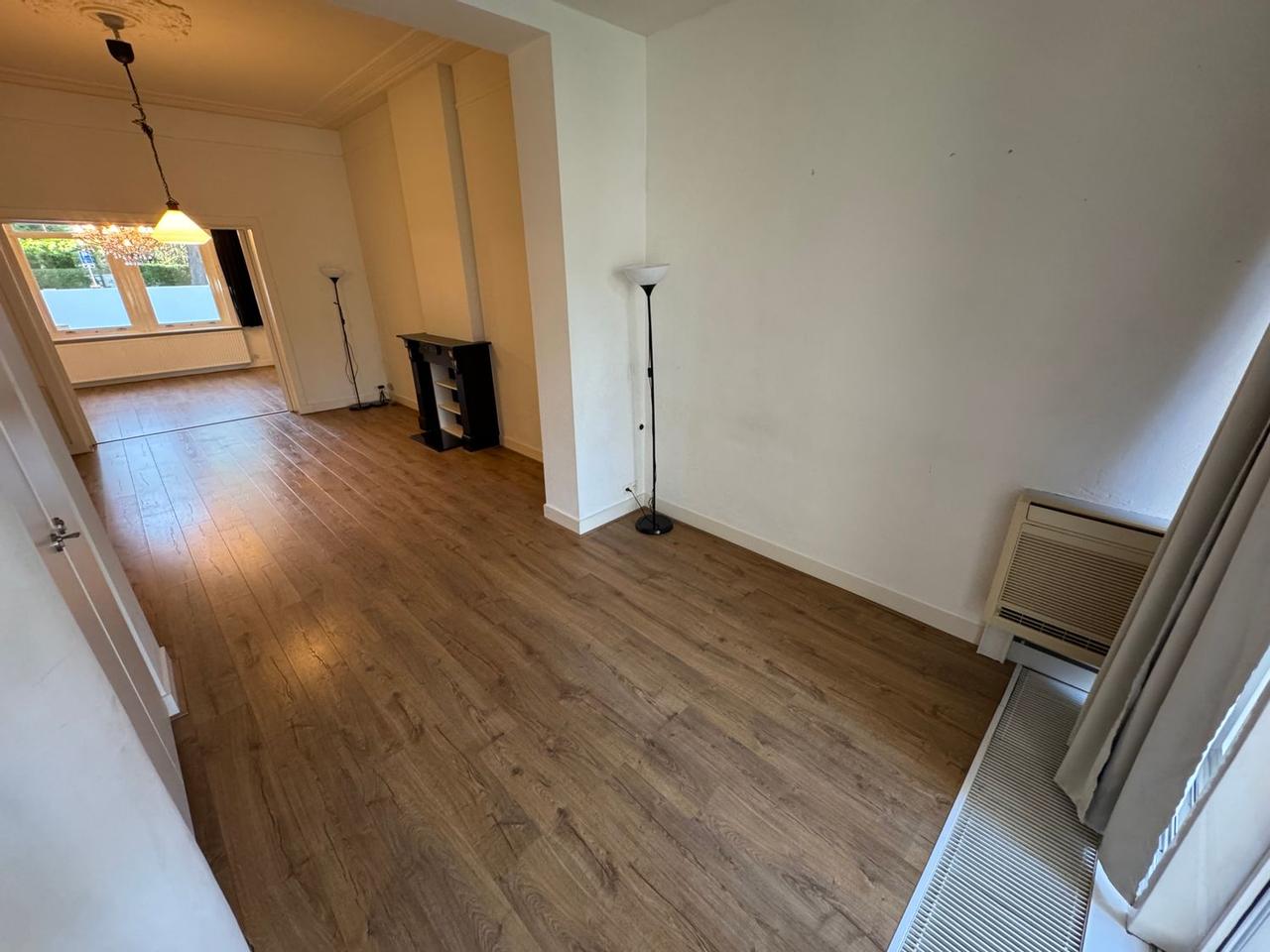 Ground Floor Apartment with Garden - Image 11