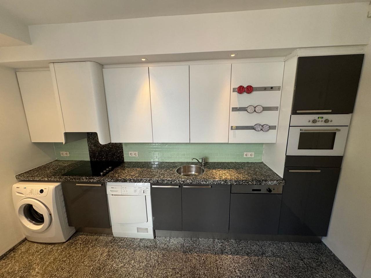 Ground Floor Apartment with Garden - Image 16
