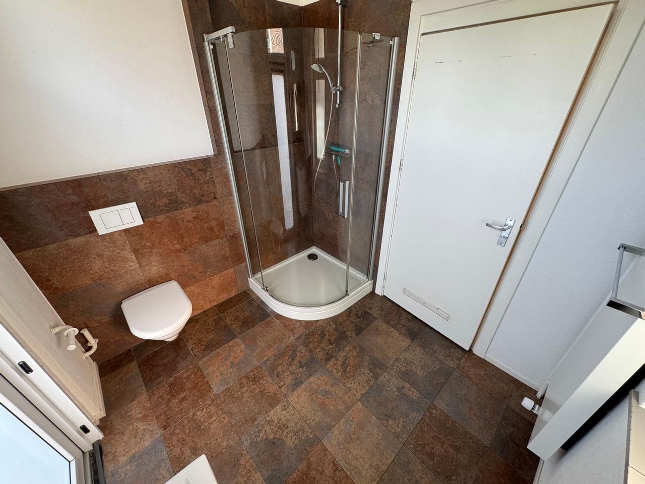 Ground Floor Apartment with Garden - Image 17