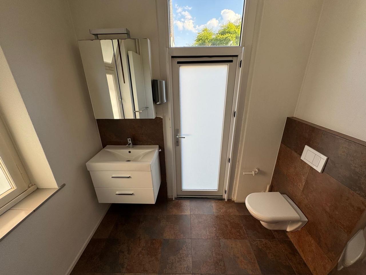 Ground Floor Apartment with Garden - Image 18