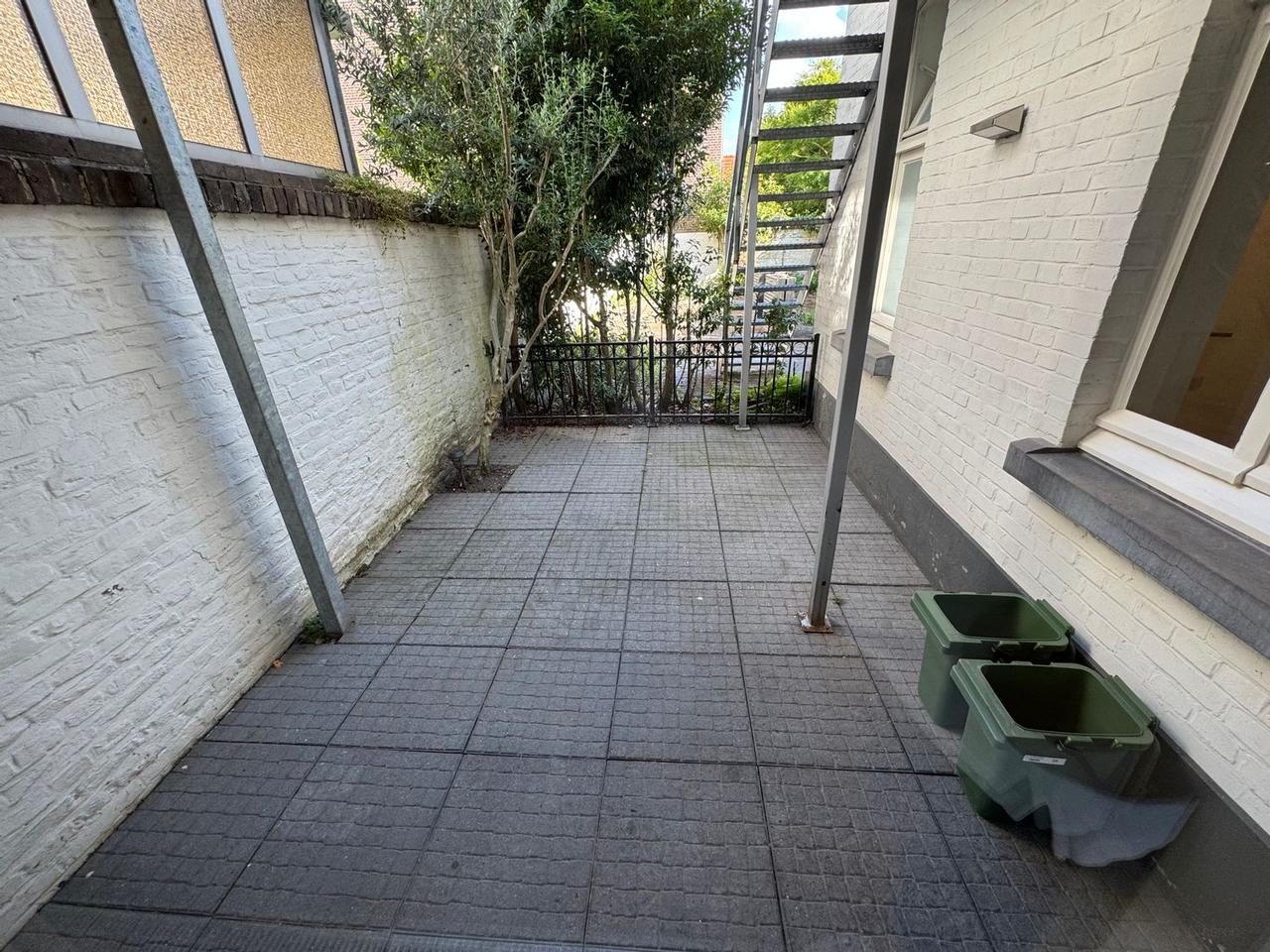 Ground Floor Apartment with Garden - Image 20