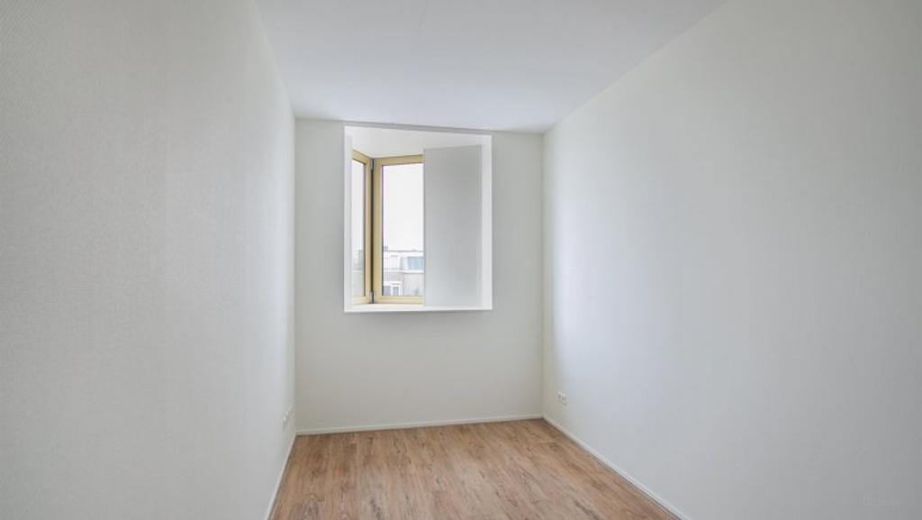 1-bedroom apartment with loggia in Diemen - Image 3