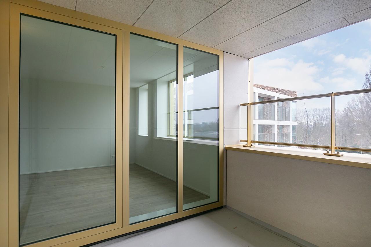 1-bedroom apartment with loggia in Diemen - Image 5