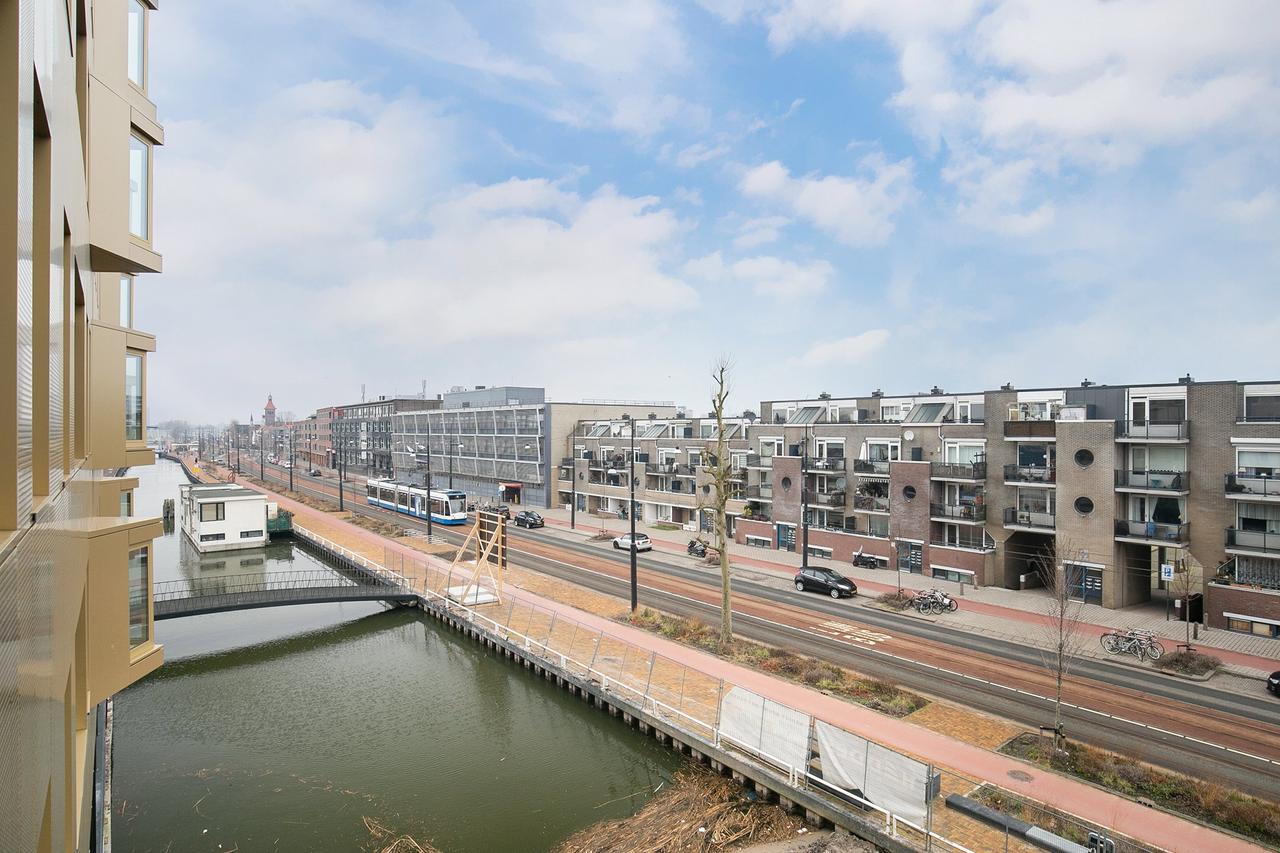 1-bedroom apartment with loggia in Diemen - Image 6
