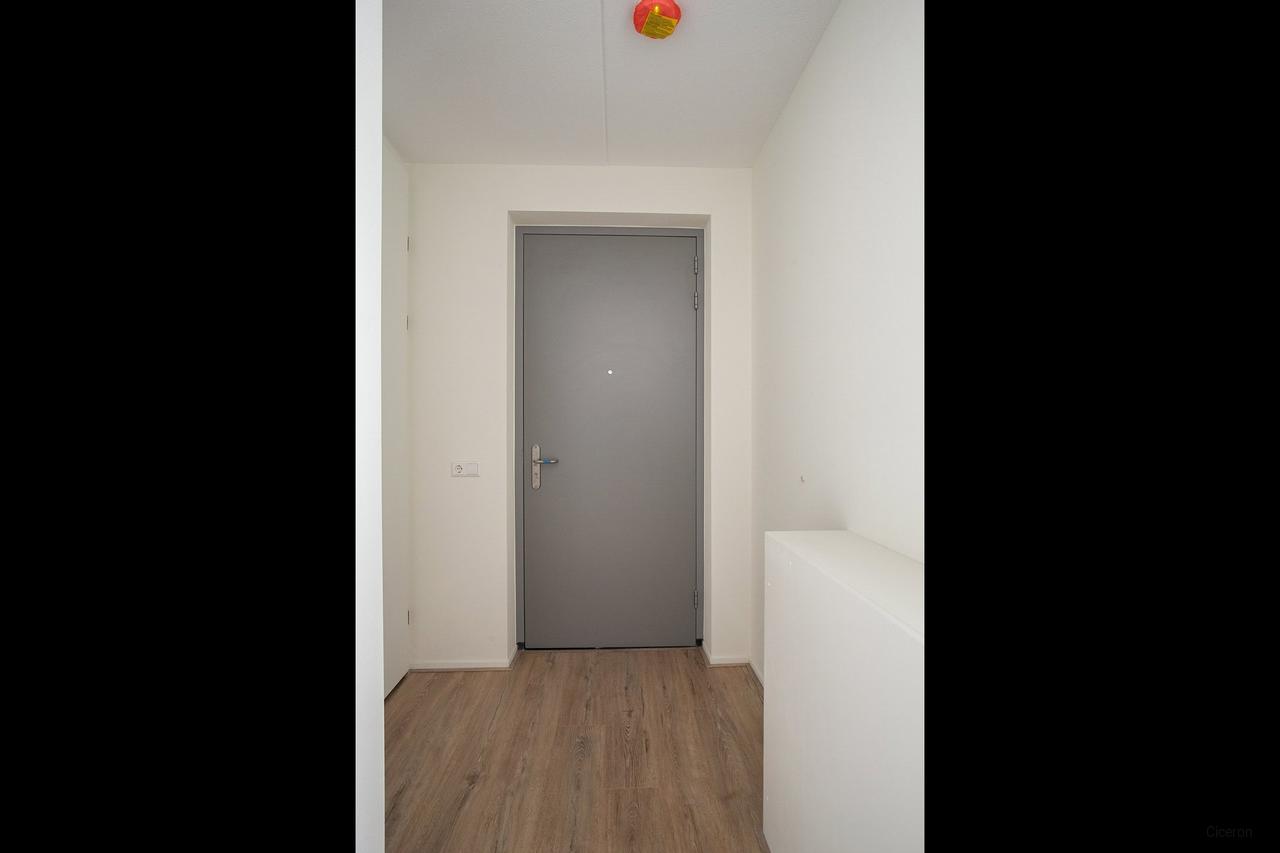1-bedroom apartment with loggia in Diemen - Image 7