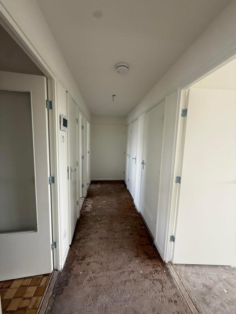 3-Room Apartment near Lelylaan - Image 2