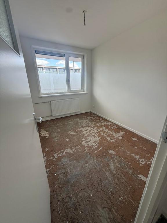 3-Room Apartment near Lelylaan - Image 6
