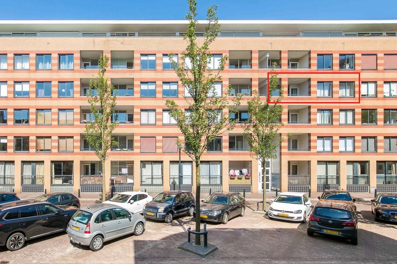 Licht 3-kamerappartement met zonnig balkon - Afbeelding 1