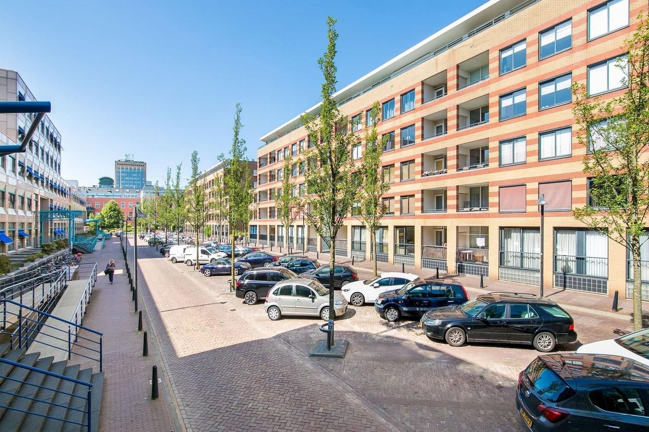 Licht 3-kamerappartement met zonnig balkon - Afbeelding 2