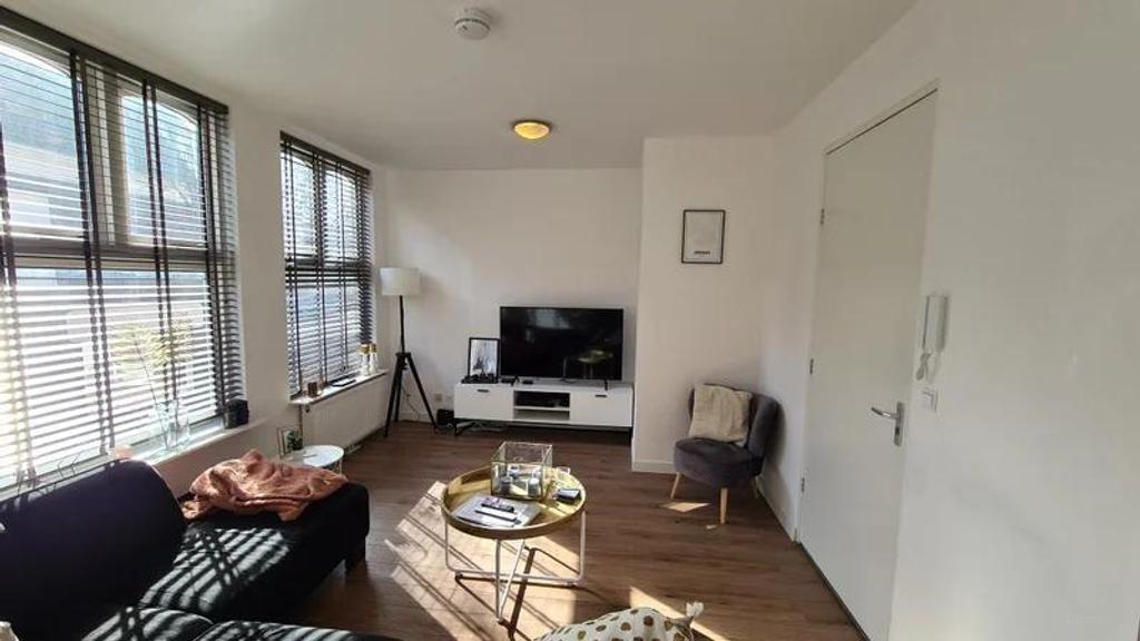 Apartment with Large Roof Terrace in Groningen - Image 3