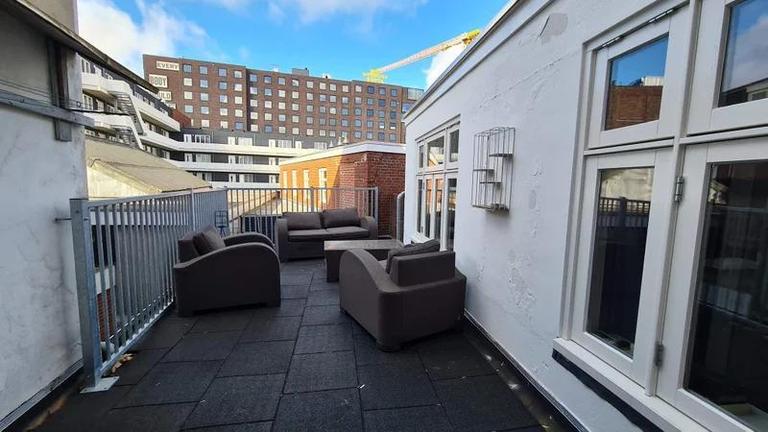 Apartment with Large Roof Terrace in Groningen - Image 9