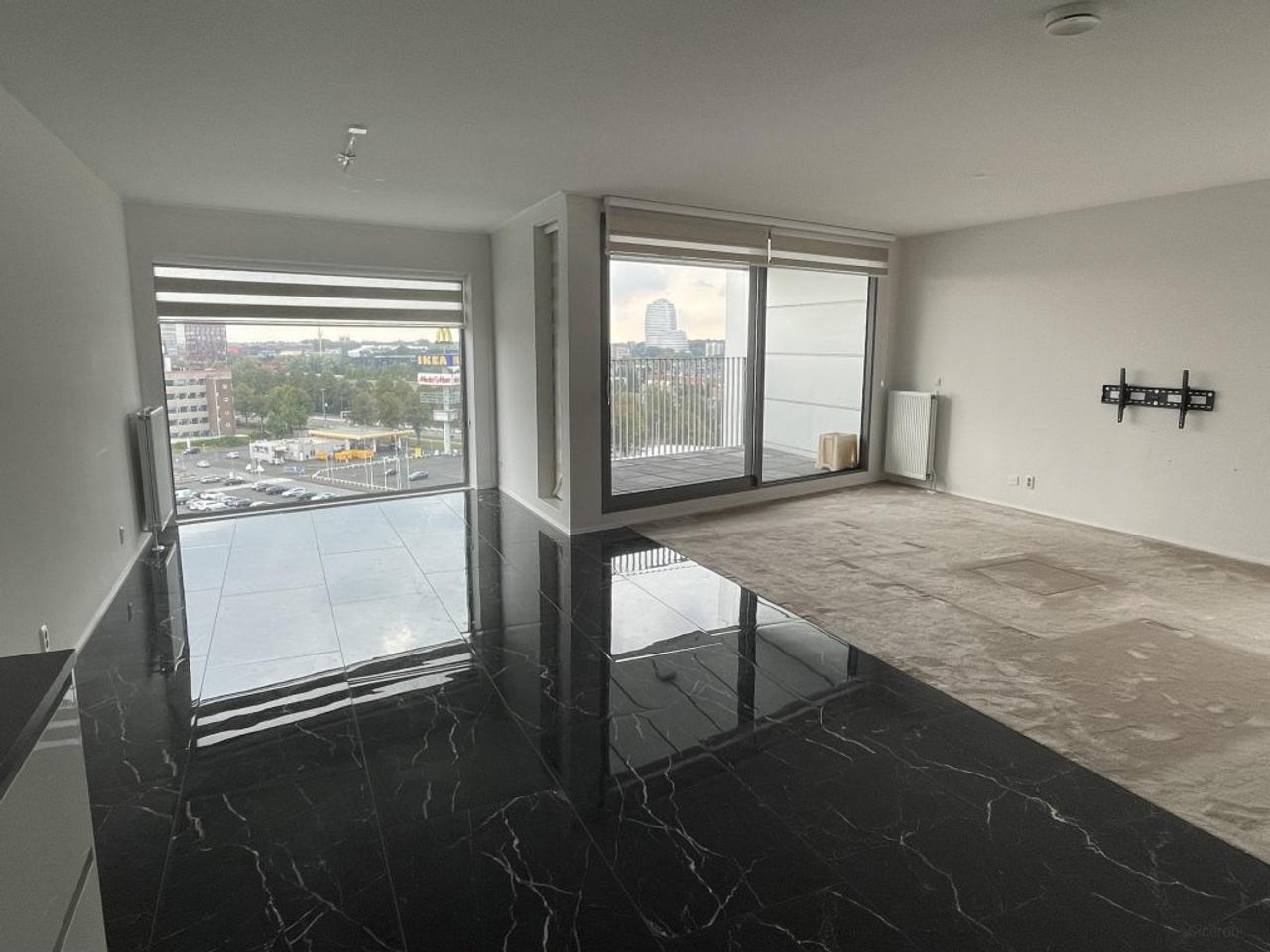 4-bedroom apartment on the 9th floor - Image 2