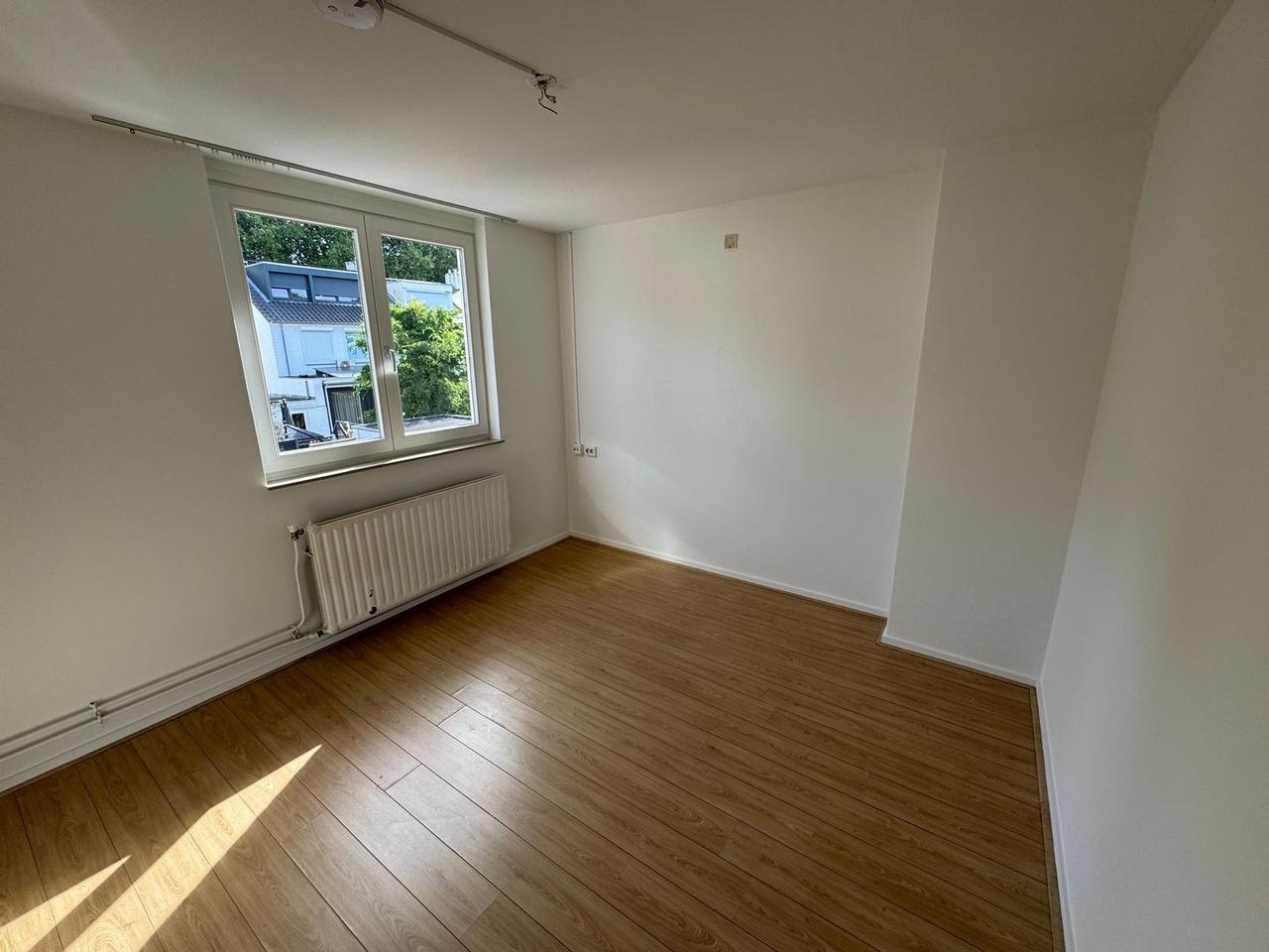 Room with Garden in Belfort - Image 2