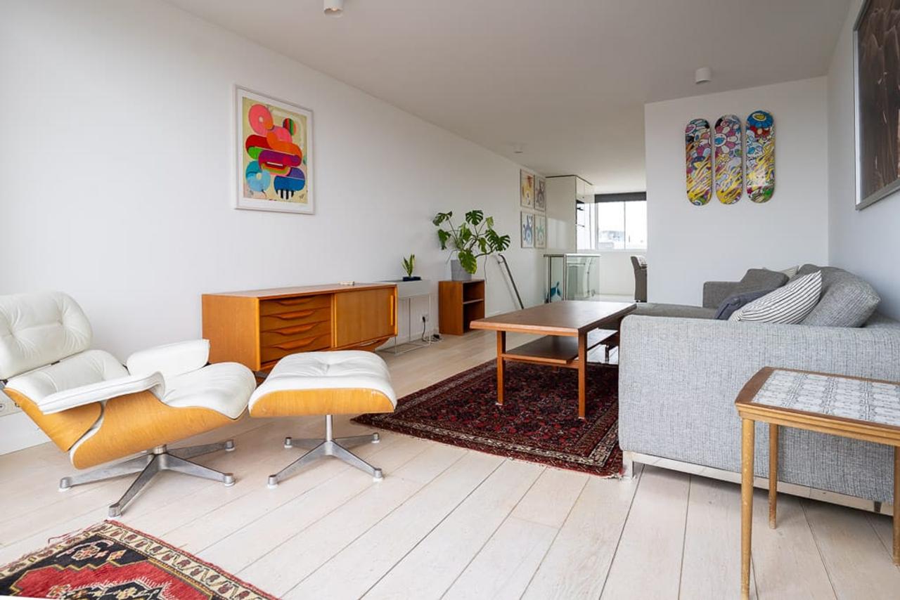 Living on the 10th Floor in the Heart of De Pijp - Image 16