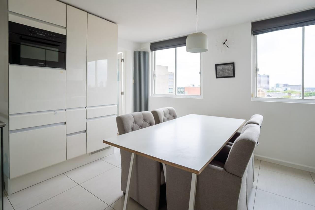 Living on the 10th Floor in the Heart of De Pijp - Image 20