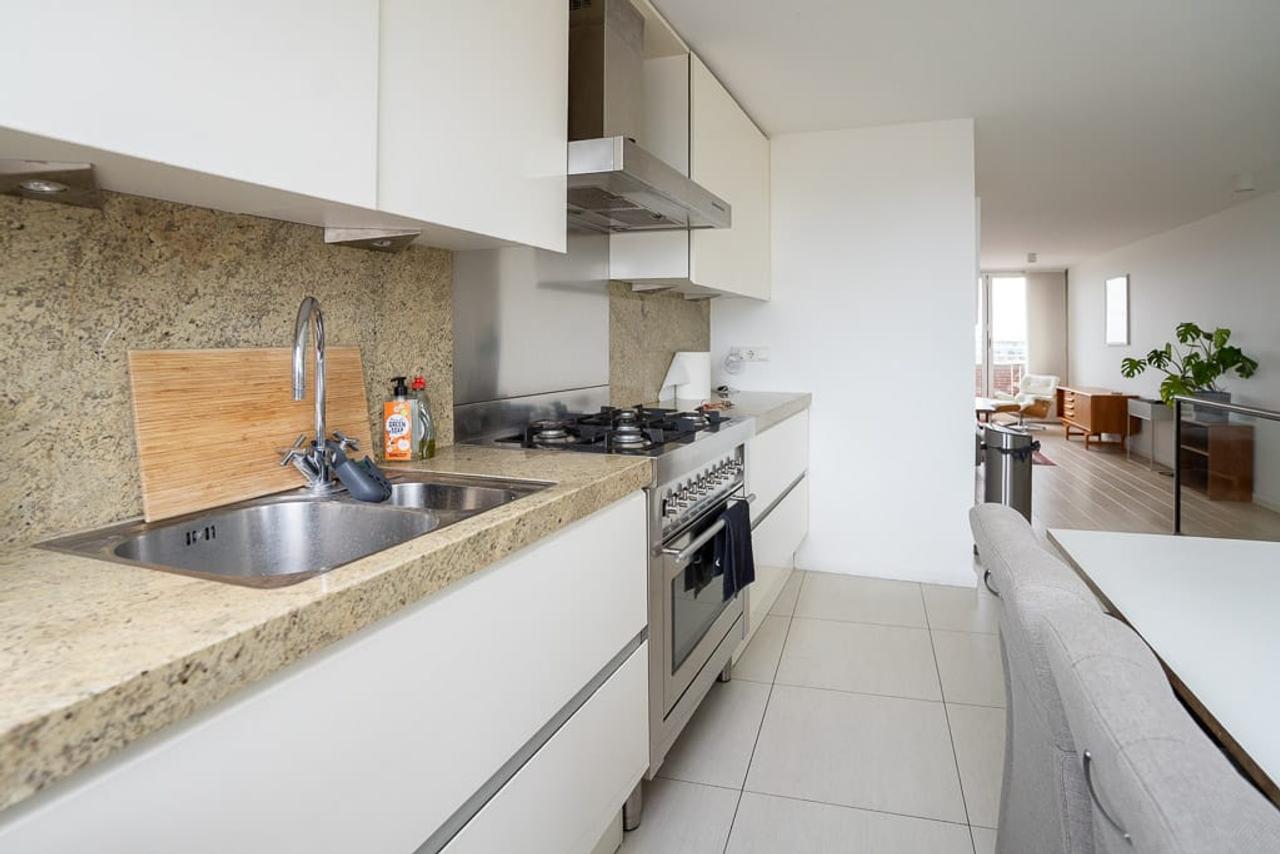 Living on the 10th Floor in the Heart of De Pijp - Image 23
